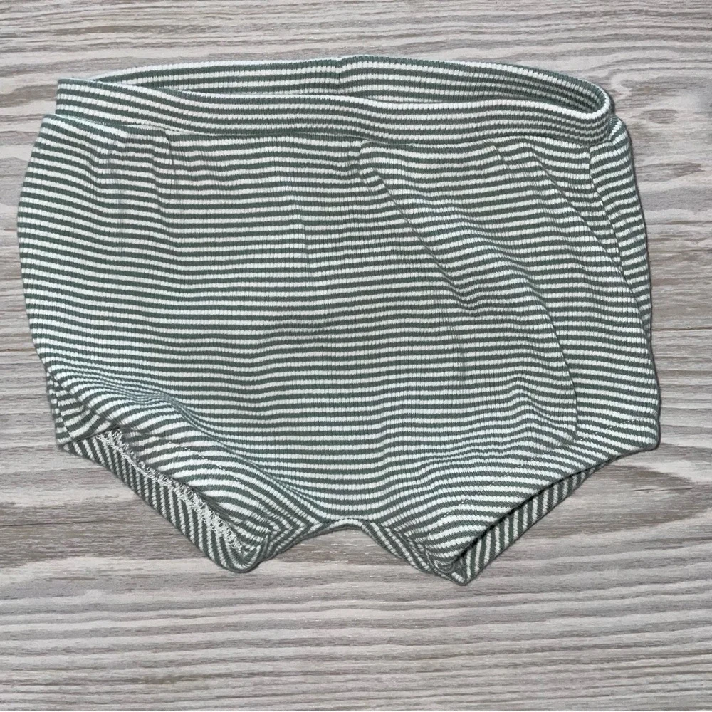 ⭐️6 Months Carters Baby Boys or Baby Girls Diaper Cover ⭐️